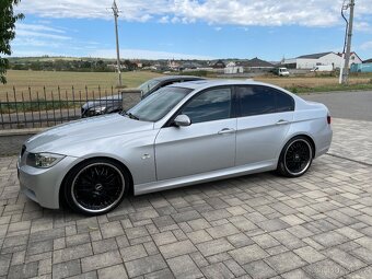 BMW E90 325i aut. originál M PAKET šíbr ALPINE DOHODA - 3