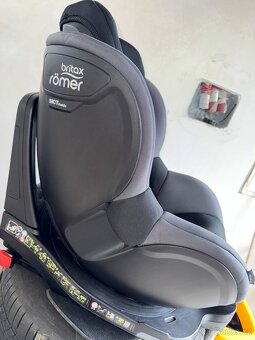 Autosedačka Britax Römer DualFix M i-Size - 3