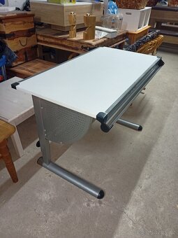 Prodám hezký psací polohovací stůl - 3