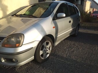 Nissan Almera Tino - 3