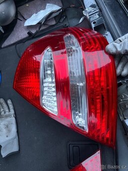 zadní světla - Mercedes w211 sedan - elegance - 3