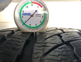 Zimní pneu č.496 - Nokian - 235 45 19 - extra-load - 3