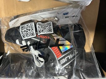 Hokejové brusle - 3