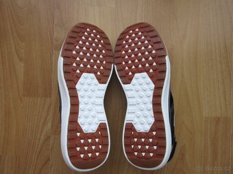 PRODÁM NOVÉ BOTY VANS VEL.39 - 3