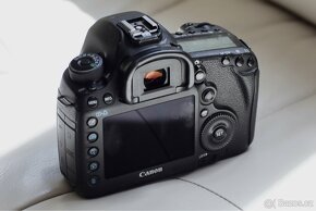 Canon EOS 5D Mark III - 3