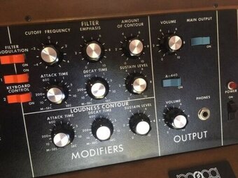 minimoog Model d - 3