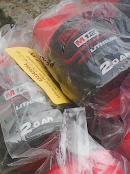 Milwaukee M12 Akumulátory baterie 2 - 3 Ah - 3