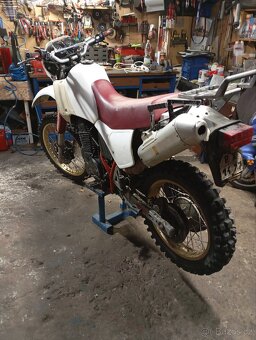Aprilia ETX 350 - 3