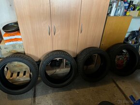 Prodám 4 zimní pneu Kumho 225/40 18 92V - 3