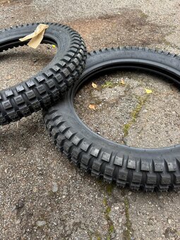 Cafe racer / Scrambler pneu Shinko SR241 4x00" 18 - 3