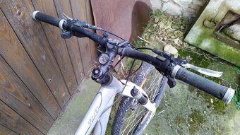 Horské kolo- GT Avalanche 2.0 - 3