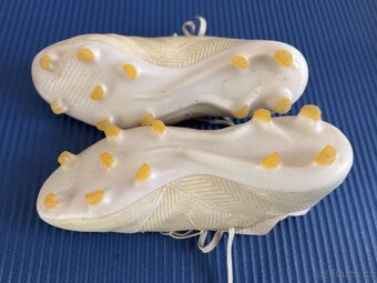 Adidas Nemeziz 10,5UK - 3