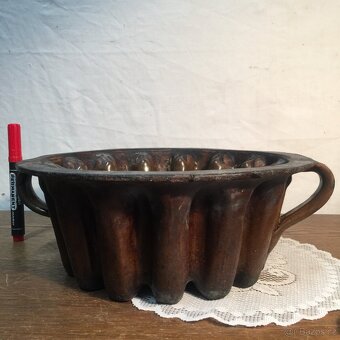 velká velice stará1850 forma Monumentální bábovka - 3