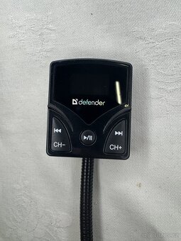 FM Bluetooth vysílač do auta Defender - 3