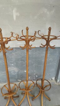 VESAK TON / THONET - 3