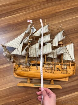 Model lodi endeavour - 3