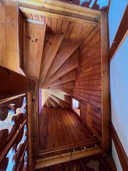 točité schodiště výška 2,4m - 3