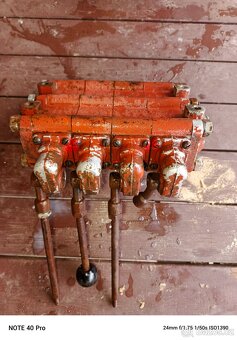 Rozdělovač na hydrauliku - 3
