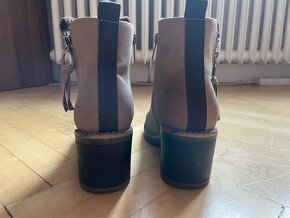 Kotníkové polokozačky zn.Clara Barson - 3