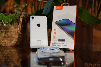 iPhone XR 64GB bílý - 3