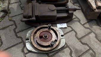 Strojní svěrák frézovací a vrtací , otočný ,naklápěcí - 3