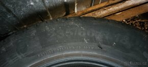 Pneu 235/60R18 - 3