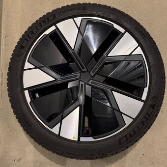 Zimní kola Volvo EX30 245/40 R20 - 3