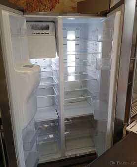 Prodám Americkou lednici SAMSUNG, výrobník ledové vody - 3