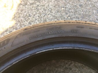 Goodyear 245/40R19 - 3