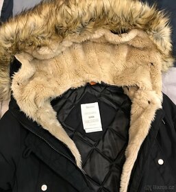 Dívčí zimní bunda s kožíškem Bershka vel.XS - 3