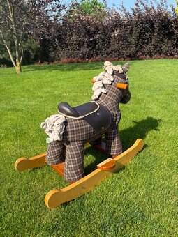 Hnědý houpací koník - 3