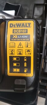 Nabíječka DeWalt DCB107 10,8V-18V - 3