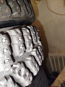 Pneu s hroty , úzké hroty 15" - 3