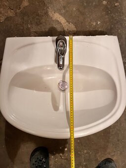 Umyvadlo s baterií - 3