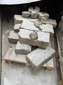 Žulové schody, obrubníky, kostky - 3