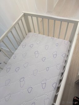 Dětská postýlka IKEA 120×60 cm + matrace Träumeland + výbava - 3