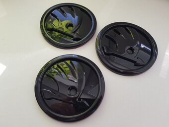 Skoda cerny znak cerne loga emblemy - 3