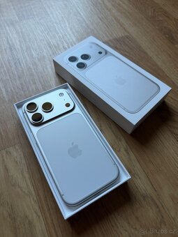 Apple iPhone 17 Pro 256GB stříbrný - 3