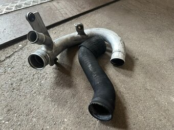 Mitsubishi Lancer EVO X - trubka k intercooleru - 3