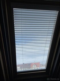 Střešní okno Velux M08 - 3