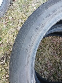 225/45R17 - 3