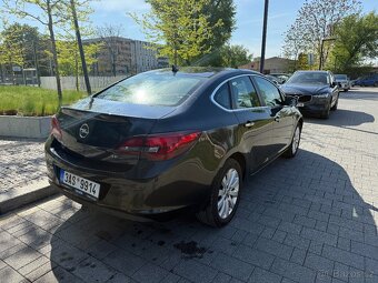 Opel Astra 1,7 CDTI 96kw r.2013 144.000km - 3