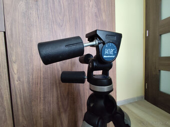 manfrotto 055PROB + manfrotto 141RC + 200PL 14 QR - 3
