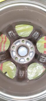 Al kola z Nissanu Almera Tino V10, R15 x 6 1/2 J, ET40 - 3