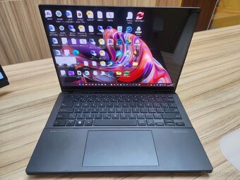 ASUS ZENBOOK DUO OLED - 2x 14"OLED displeje, 2TB, 7-155H - 3