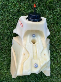 12 litrová Acerbis nádrž na KTM EXC 2023 - 3