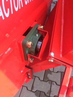 Štěpkovač za traktor od 18 Hp, drtič větví + ISO + kardan - 3