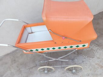 Retro kočárek pro panenky - 3