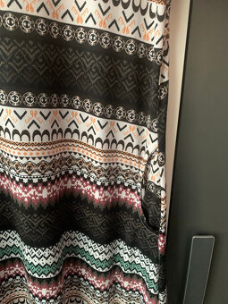 ÚPLETOVÉ ŠATKY S ORIENTÁLNÍM VZOREM, vel:46 - 3