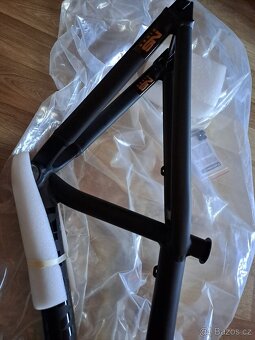 ns bikes decade v2 černý - 3